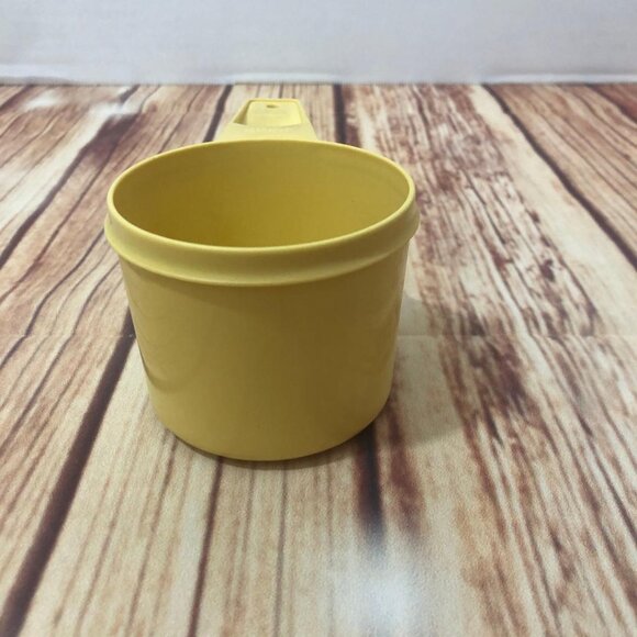 Vintage Tupperware Harvest Gold Nesting Measuring Cup 1 CUP Replacement 761-2 - Picture 5 of 10